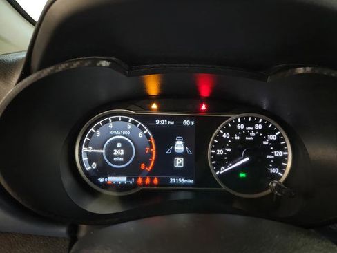 Used 2025 Nissan Versa SV image 10