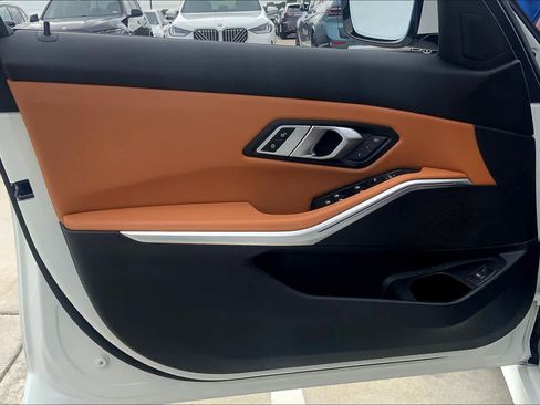 Used 2023 BMW 330i Sedan w/ Premium Package image 25