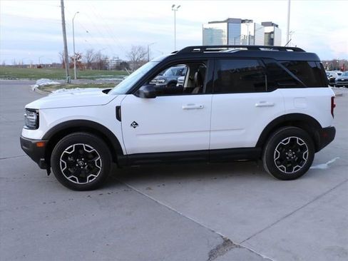 Used 2025 Ford Bronco Sport Outer Banks image 3