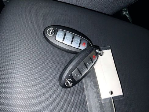 Certified 2024 Nissan Frontier SV w/ Hardbody Edition image 14