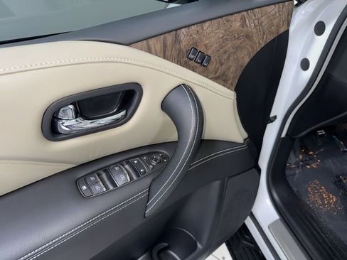 Used 2024 INFINITI QX80 Premium Select w/ Cargo Package image 14