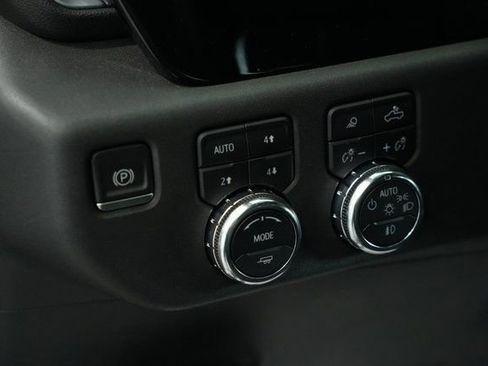 Used 2022 GMC Sierra 1500 SLT w/ X31 Off-Road Package image 13