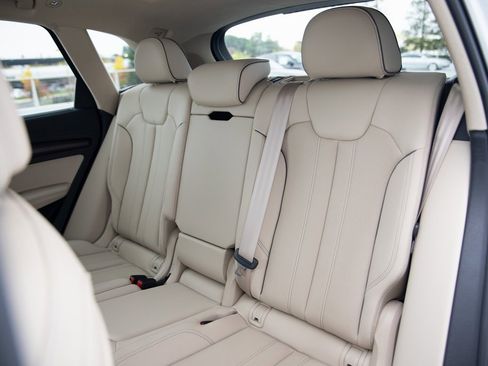 Used 2025 Audi Q5 2.0T Premium Plus image 18