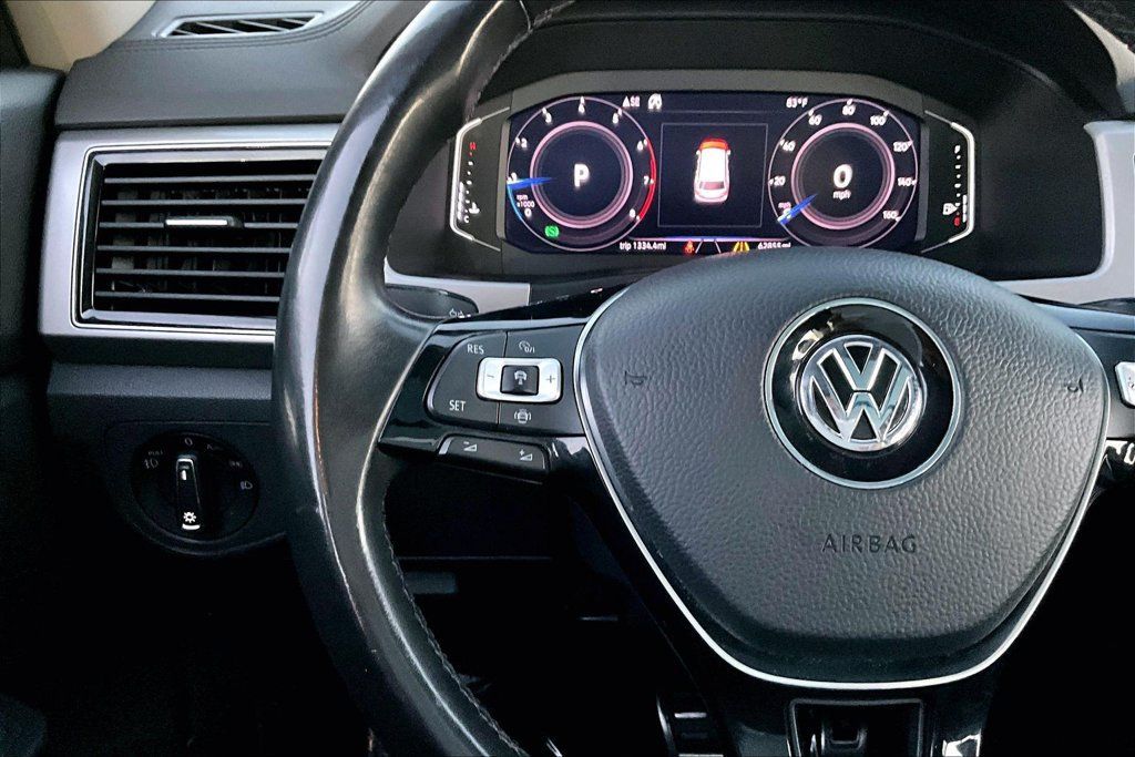 Used 2019 Volkswagen Atlas SEL R-Line FWD image 11