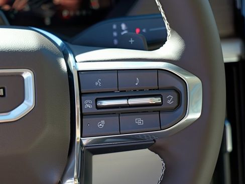 New 2026 GMC Acadia Denali w/ Super Cruise Package image 13