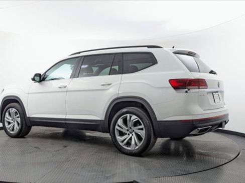 Used 2023 Volkswagen Atlas SE w/ Panoramic Sunroof Package FWD image 6