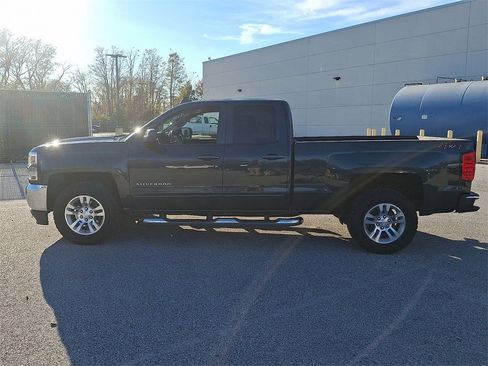 Used 2018 Chevrolet Silverado 1500 LT w/ All Star Edition image 7