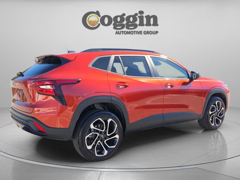 Used 2024 Chevrolet Trax RS w/ Driver Confidence Package image 6