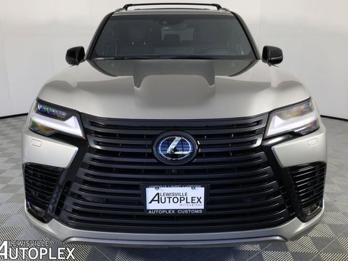 Used 2024 Lexus LX 600 4WD w/ Luxury Package image 2