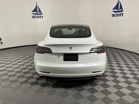 Used 2023 Tesla Model 3 Standard Range image 4
