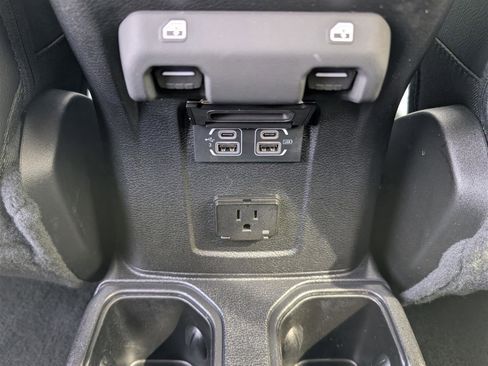 Used 2020 Jeep Gladiator Overland image 15