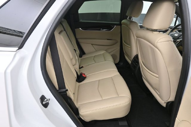 Used 2017 Cadillac XT5 Luxury w/ Driver Awareness Package AWD/4WD image 13