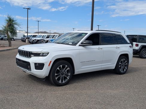 New 2025 Jeep Grand Cherokee Overland w/ Luxury Tech Group IV image 2