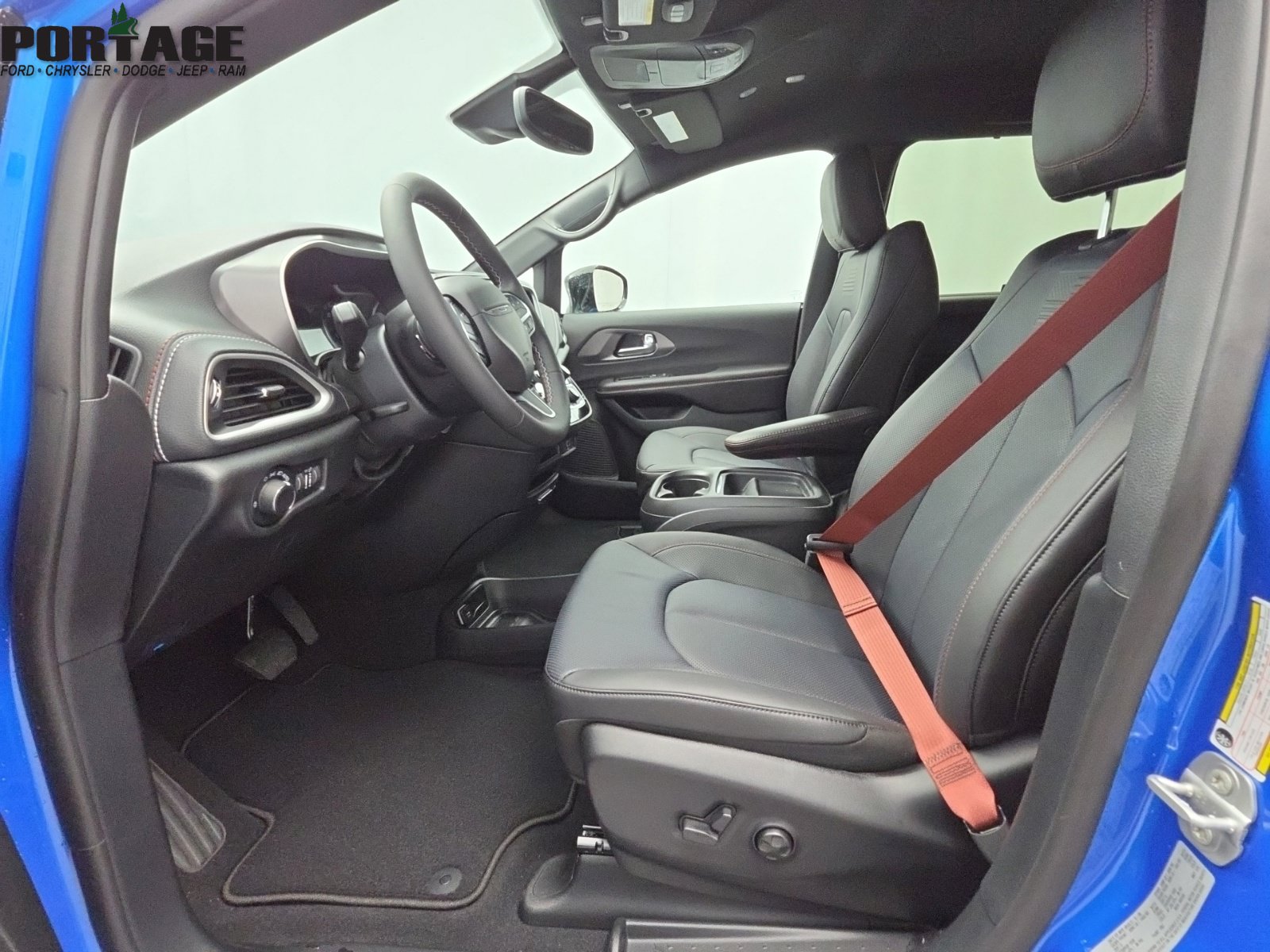 New 2027 Chrysler Pacifica Select AWD/4WD image 16