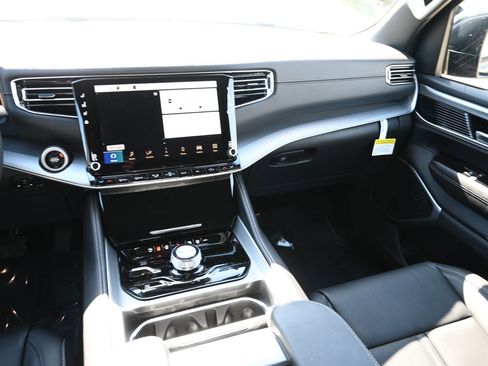 New 2026 Jeep Grand Wagoneer L w/ HD Trailer Tow Package image 17