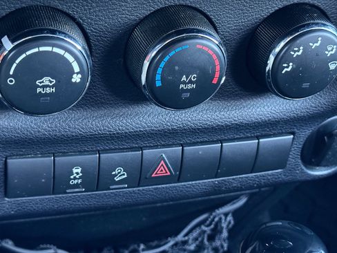 Used 2017 Jeep Wrangler Sport image 13