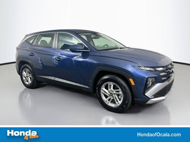 Used 2025 Hyundai Tucson SE FWD image 1