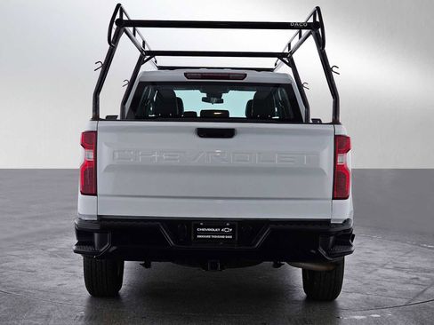 Used 2022 Chevrolet Silverado 1500 W/T w/ Trailering Package image 4