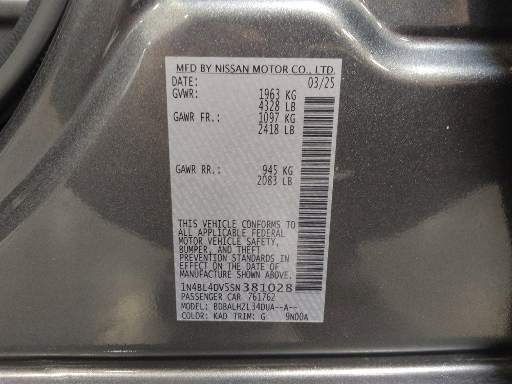 Used 2025 Nissan Altima 2.5 SV FWD image 33