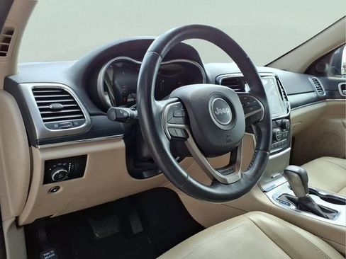 Used 2019 Jeep Grand Cherokee Limited image 13