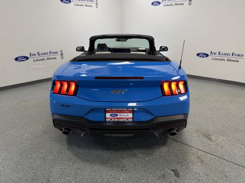 Used 2025 Ford Mustang GT Premium image 31