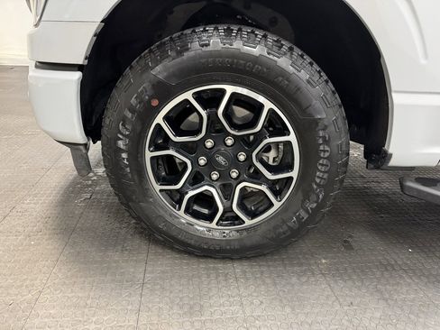Used 2022 Ford F150 XLT w/ Equipment Group 302A High image 11