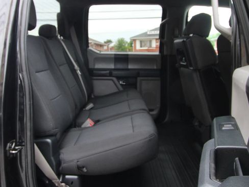 Used 2019 Ford F150 XL w/ Equipment Group 101A Mid AWD/4WD image 12
