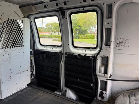 Used 2021 GMC Savana 2500 image 16