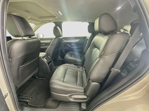 Used 2025 MAZDA CX-90 3.3 Turbo w/ Preferred Package AWD/4WD image 28