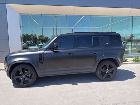 Used 2024 Land Rover Defender 110 S image 3