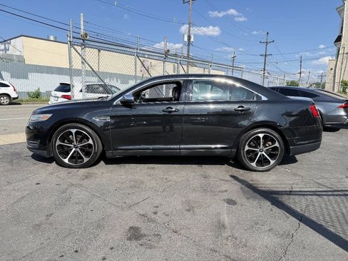 Used 2014 Ford Taurus Limited w/ Equipment Group 301A AWD/4WD image 3