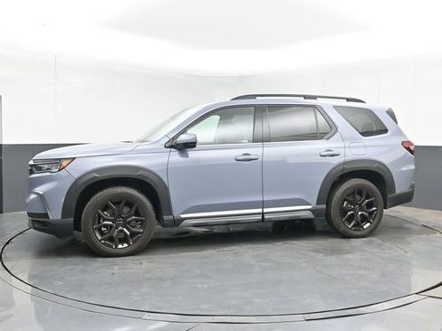 Used 2025 Honda Pilot Touring image 6