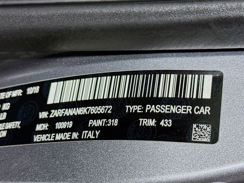 Used 2019 Alfa Romeo Giulia Base image 40