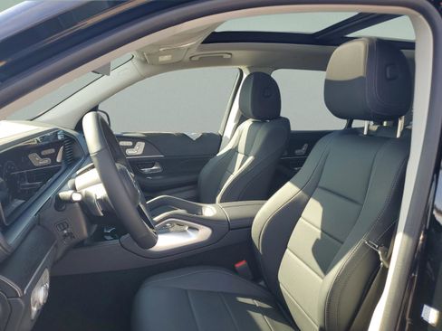 New 2026 Mercedes-Benz GLS 450 4MATIC image 17