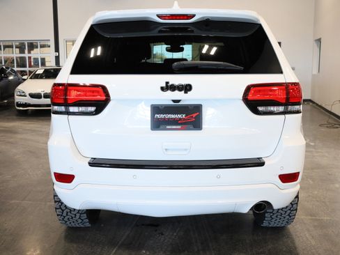 Used 2018 Jeep Grand Cherokee Altitude image 5