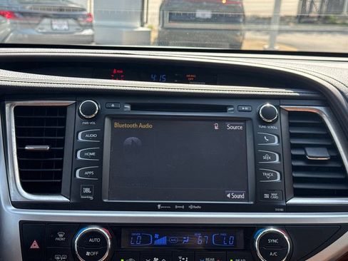 Used 2018 Toyota Highlander Limited AWD/4WD image 22