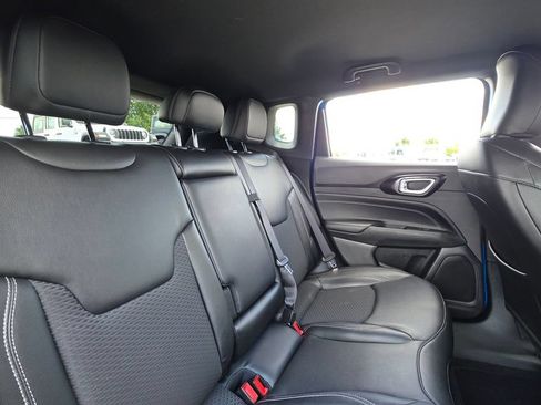Certified 2023 Jeep Compass Latitude AWD/4WD image 15