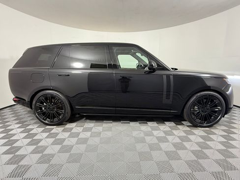 New 2026 Land Rover Range Rover Long Wheelbase SE image 8