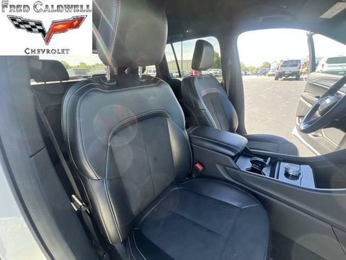 Used 2025 Jeep Grand Cherokee Altitude AWD/4WD image 33