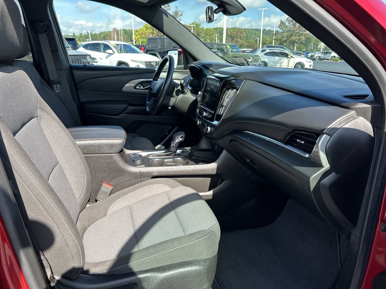 Used 2023 Chevrolet Traverse LT AWD/4WD image 14