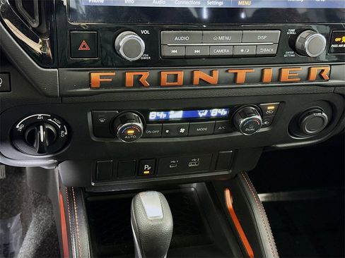 Certified 2025 Nissan Frontier PRO-4X image 8
