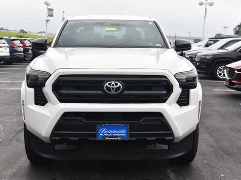 Used 2025 Toyota Tacoma SR AWD/4WD image 4