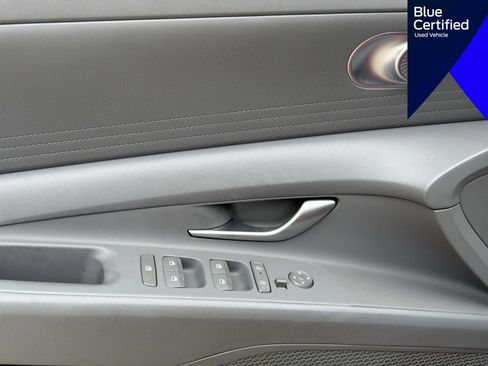 Used 2024 Hyundai Elantra SEL FWD image 27