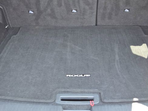 Used 2024 Nissan Rogue SV image 18