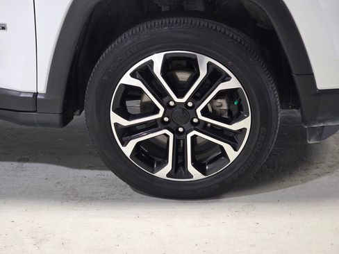 Certified 2022 Jeep Compass Limited image 13