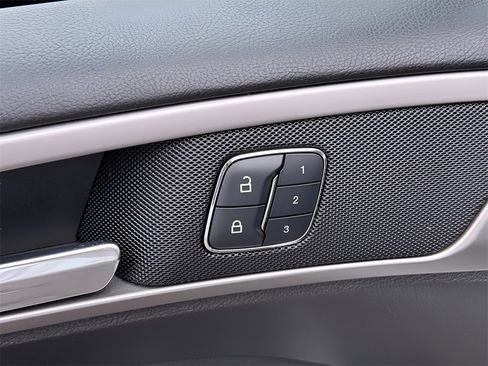 Used 2014 Ford Fusion Energi SE image 14