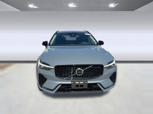 Certified 2023 Volvo XC60 B5 Plus w/ Climate Package image 6