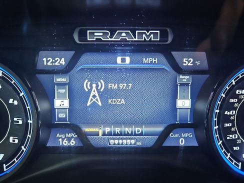 Used 2021 RAM 1500 Limited AWD/4WD image 14