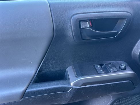Used 2022 Toyota Tacoma SR5 image 10