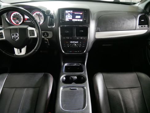 Used 2016 Dodge Grand Caravan R/T w/ Driver Convenience Group FWD image 10